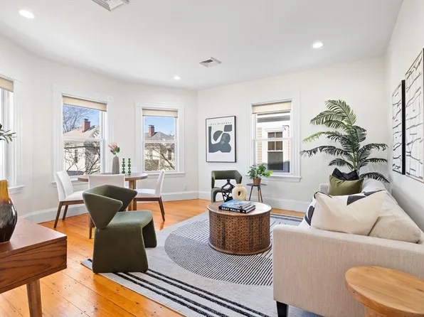 112 Franklin St #3, Brookline, MA 02445