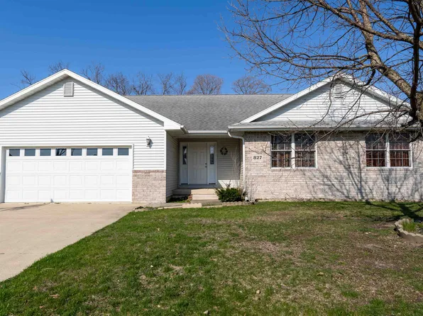 827 S Hanson Dr, Watseka, IL 60970