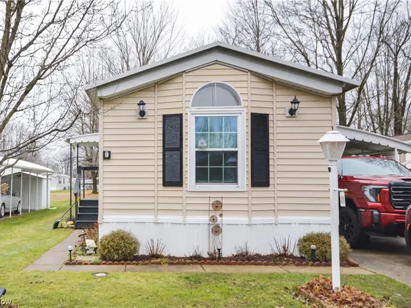 408 Colony Ct, Geneva, OH 44041