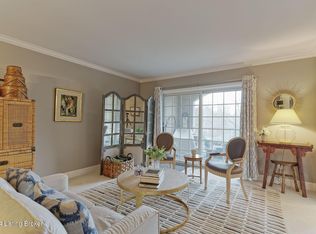 5601 Coach Gate Wynde APT 26, Louisville, KY 40207