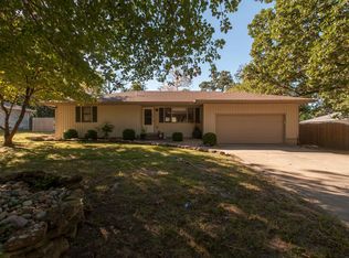 208 W Maple St, Nixa, MO 65714
