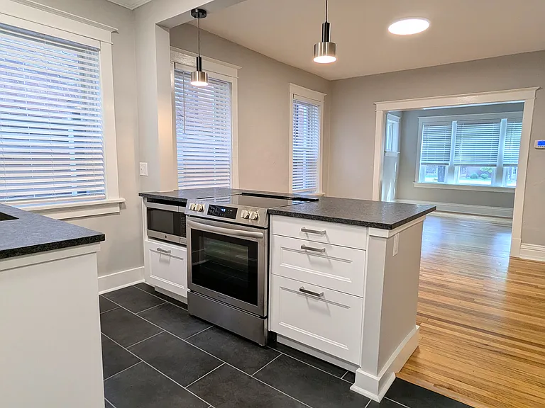 6447 Alamo Ave — Photo 8