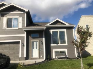 19472 Gail Ave, Omaha, NE 68135