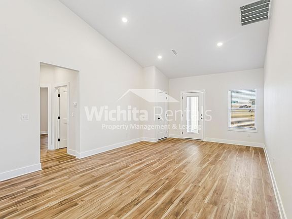 2nd image of 1736-1738 S Hickory Creek St #421dfe0f2