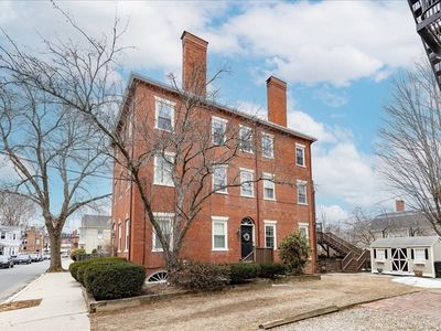 23 Charter St APT 3, Newburyport, MA, 01950