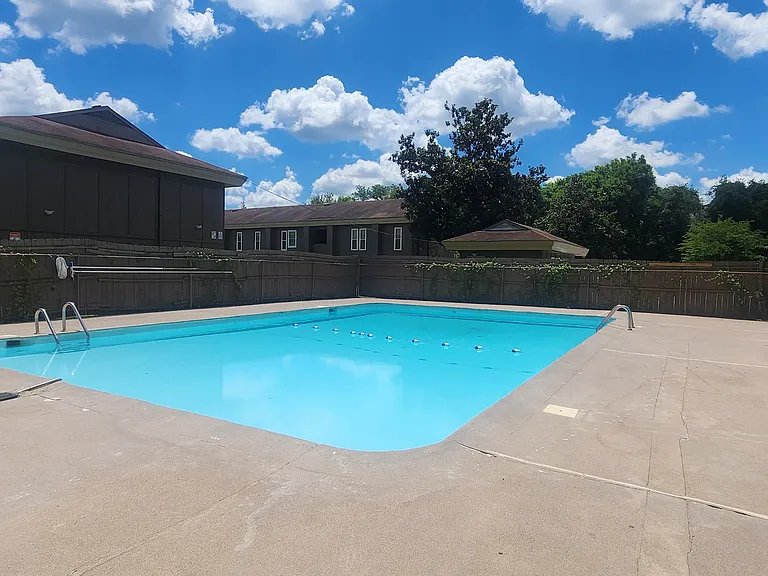 3813 Triana Blvd SW #201-E — Photo 34