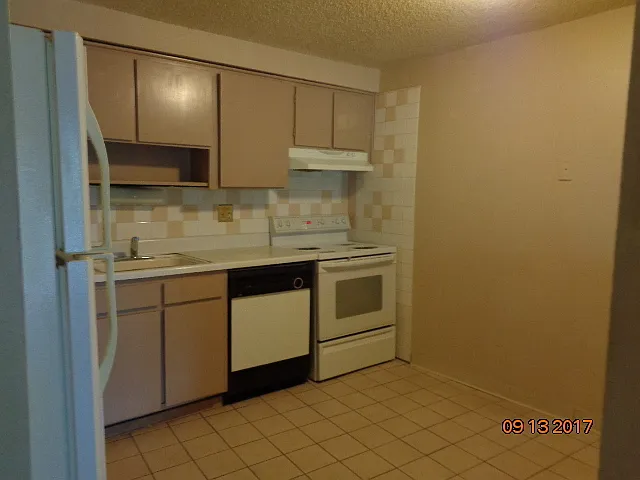 1304 S Parker Rd #367 — Photo 2