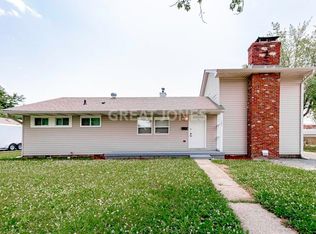 121 Rose Ln, Greenwood, IN 46143