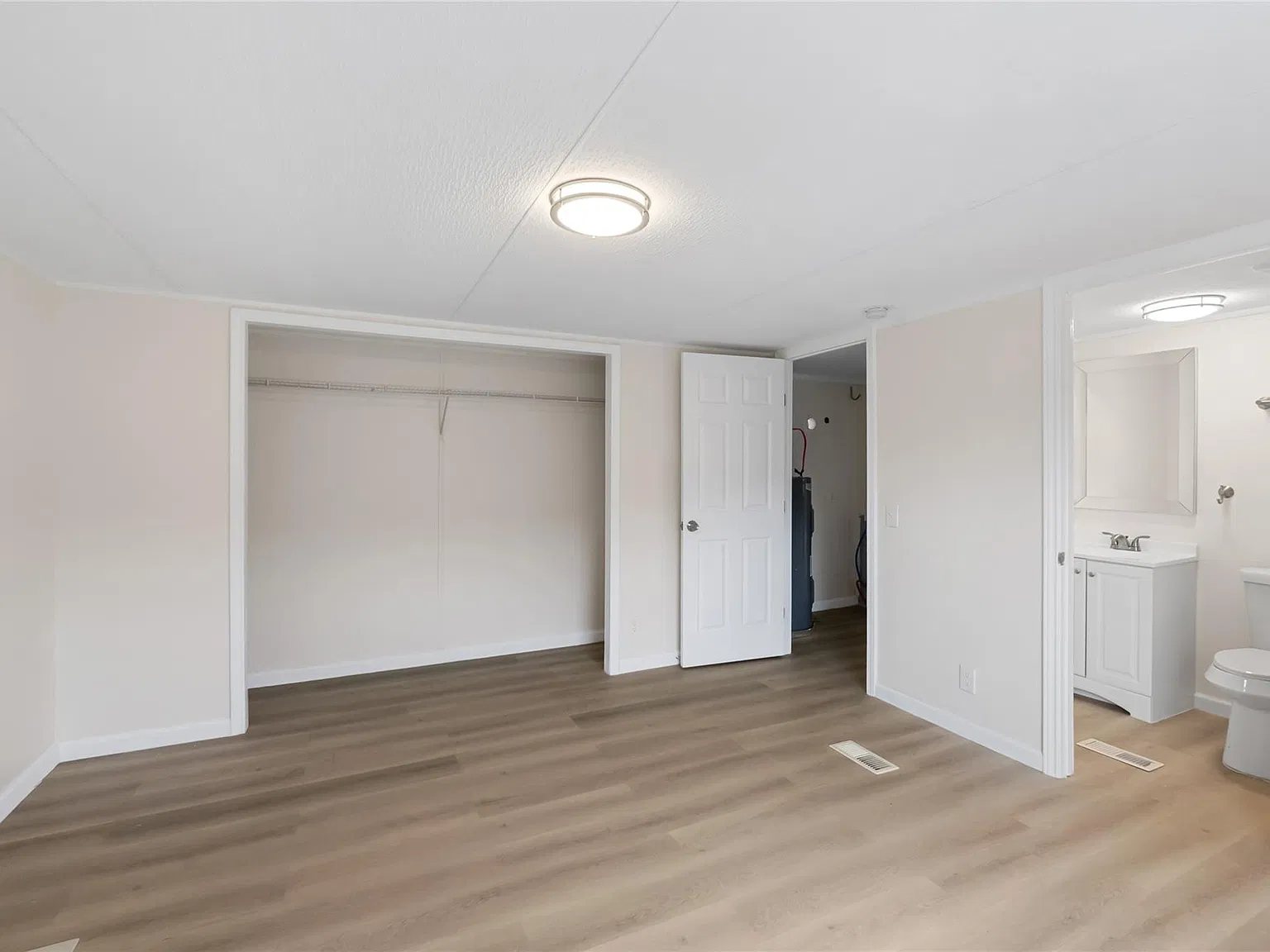 2 bed, 2.0 bath, 1120 sqft, $1,400 — Photo 4