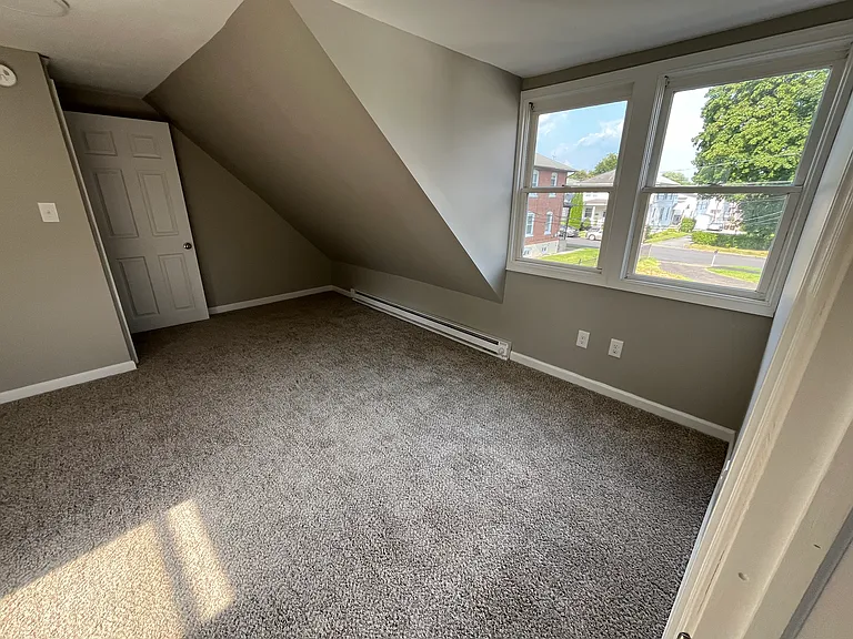 214 Somerset St — Photo 26