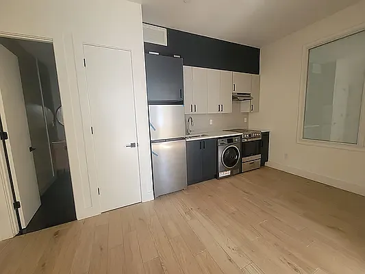 1062 62nd St #2A — Photo 3