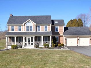 6 Hemingway Dr, Wallingford, CT 06492