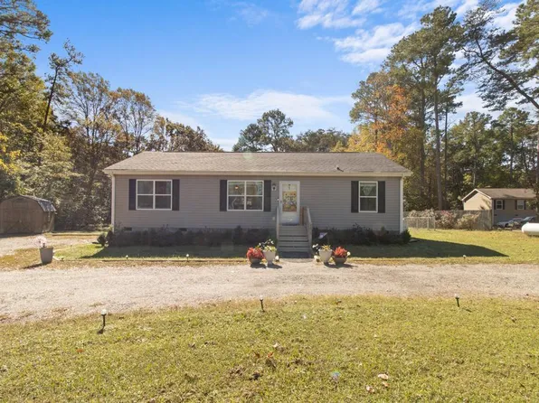 3412 Woodstock Rd, Gloucester, VA 23061