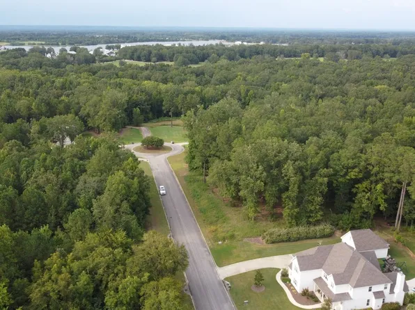 4 Doe Run Ct, Pike Road, AL 36064