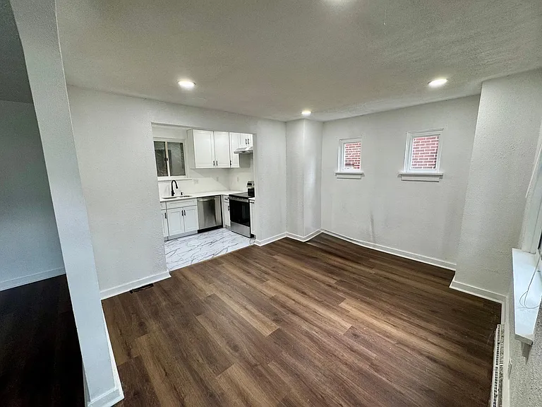 2432 Starkamp St — Photo 9