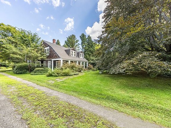 2nd image of 28 Pudding Hill Ln