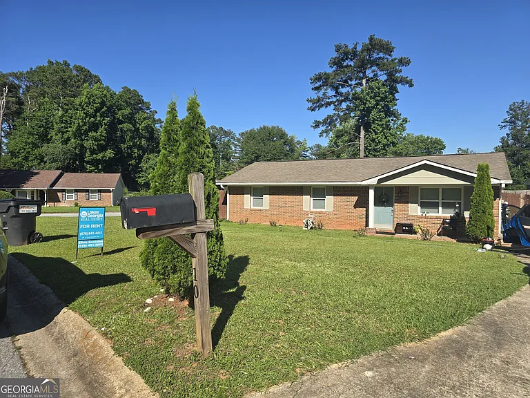 10 Silverwood Dr — Photo 1