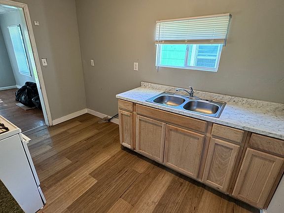5th image of 1410 N Denny St