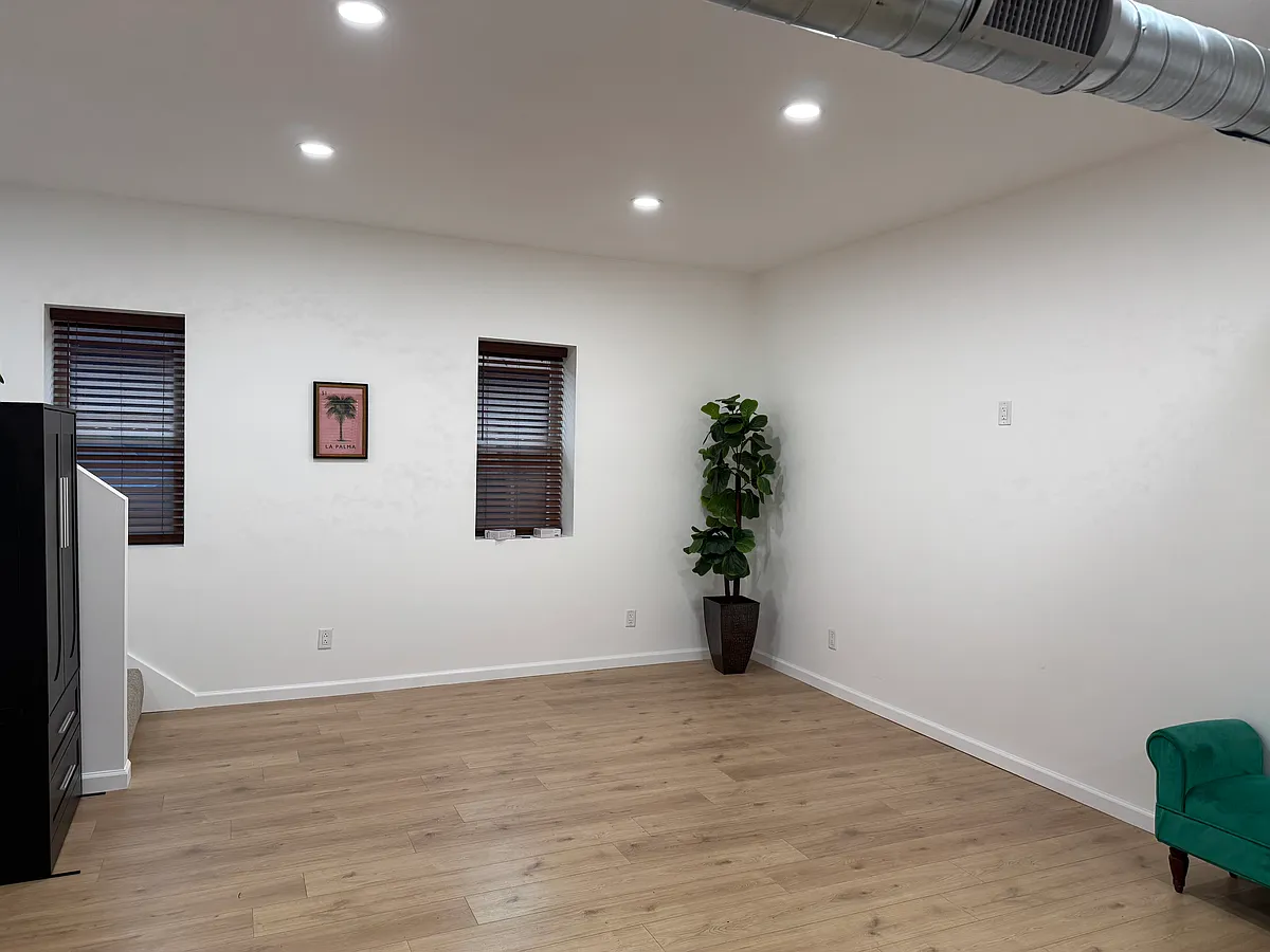 Building Photo - 118 Hoffman St #2