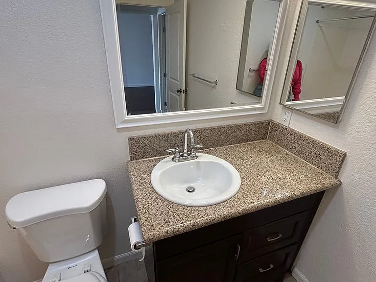 600 Emory St — Photo 13