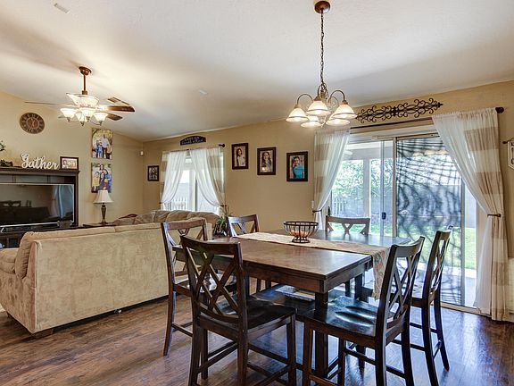 4th image of 3609 E Sandwick Dr