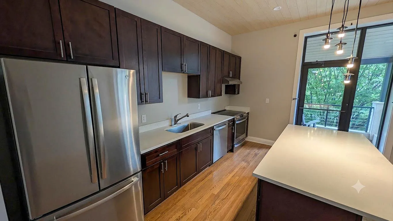 233 N Main St - 233 N Main St — Photo 3