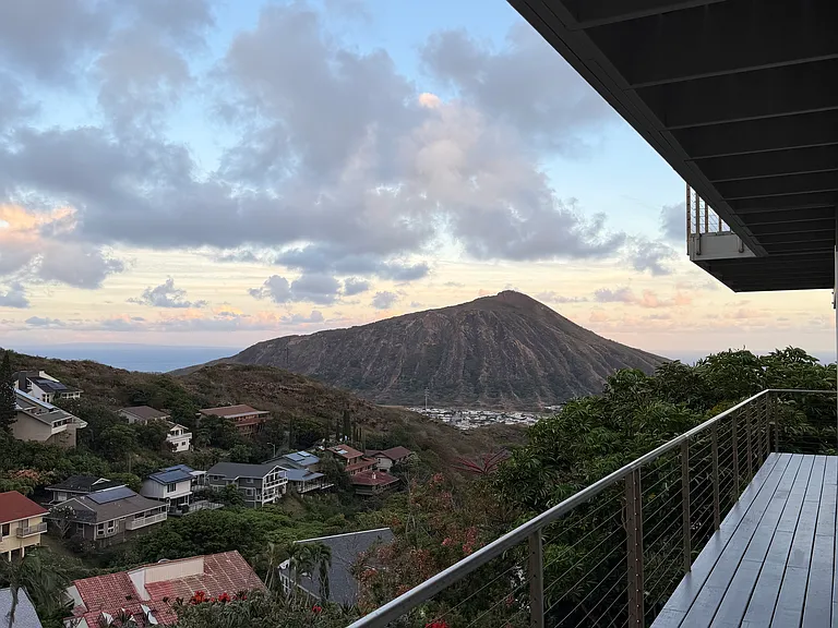 1048 Kaupaku Pl — Photo 1