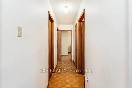 4308 Curia Cres #UPPER — Photo 8