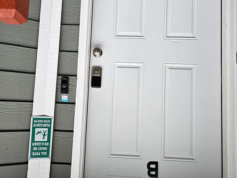 923 E Marine View Dr #B — Photo 3