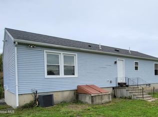353 Kings Rd, Coxsackie, NY 12051