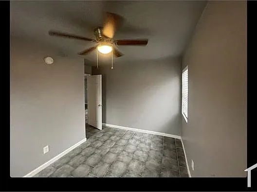 3 bed, 891 sqft, $1,195 — Photo 2
