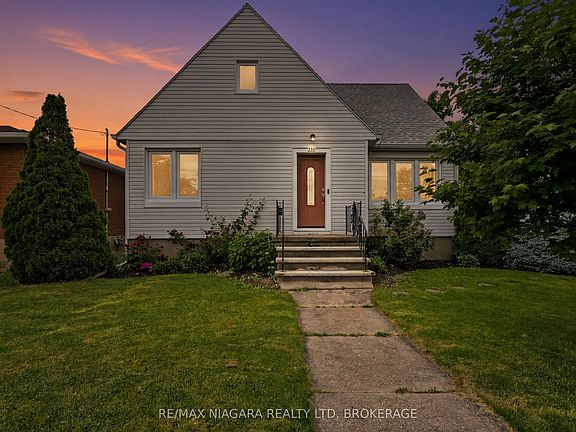2nd image of 230 Wellington St