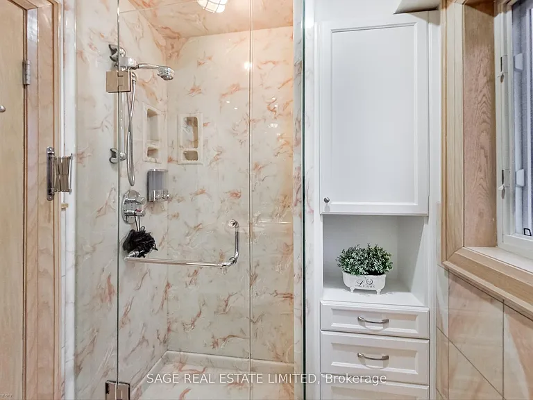 108 Beresford Ave — Photo 22