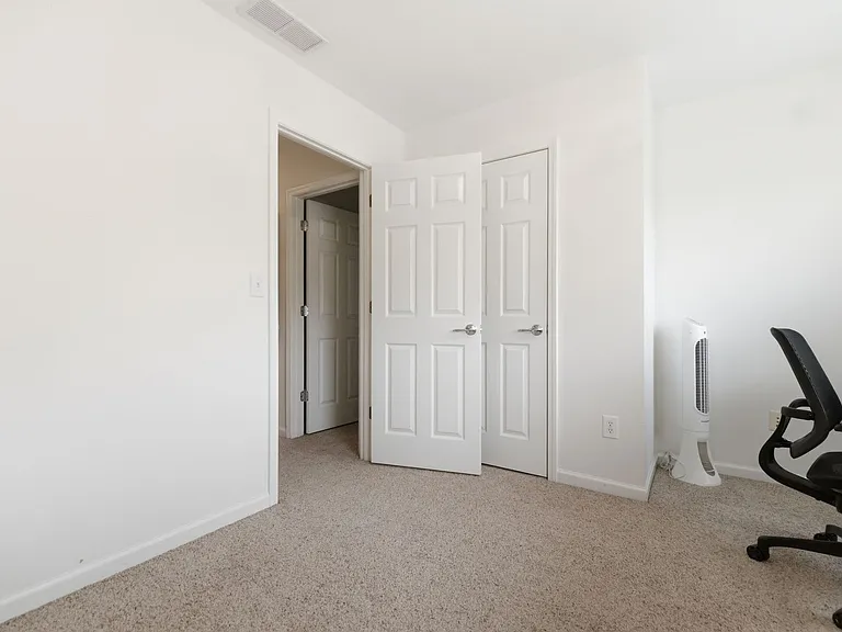 4953 Colchester Ct SE — Photo 23