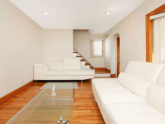 2nd image of 115 Lucille St