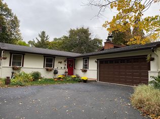 306 Oak Crest Rd, Cary, IL 60013