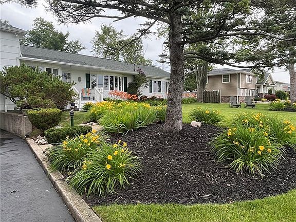3rd image of 997 W River Rd