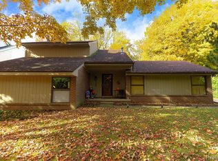 6930 Drake Rd, West Bloomfield, MI 48322