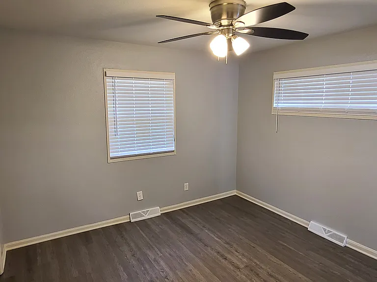 11316 Lewis Ave — Photo 17