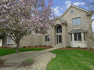 3105 Pineview Ln N, Plymouth, MN 55441