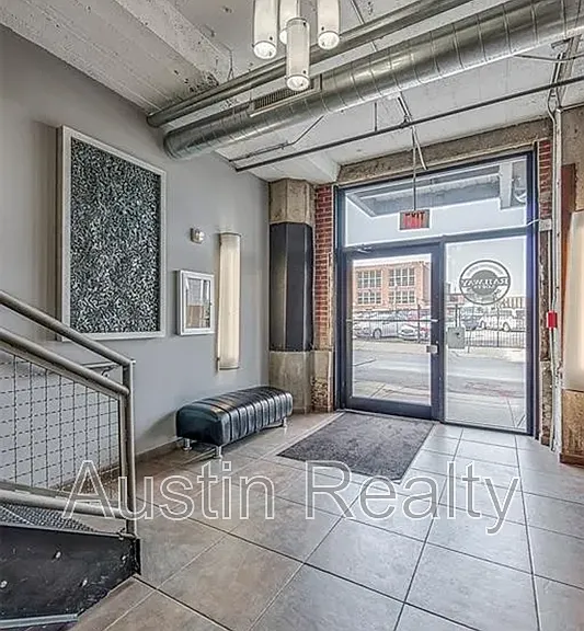 1619 Washington Ave #403 — Photo 11