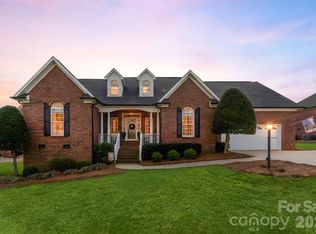 2708 Wynewood Ct, Gastonia, NC 28056