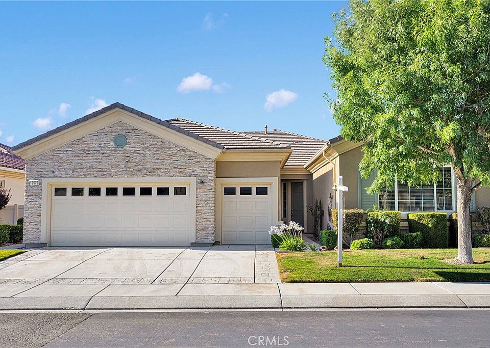 1st image of 19570 Vermillion Ln