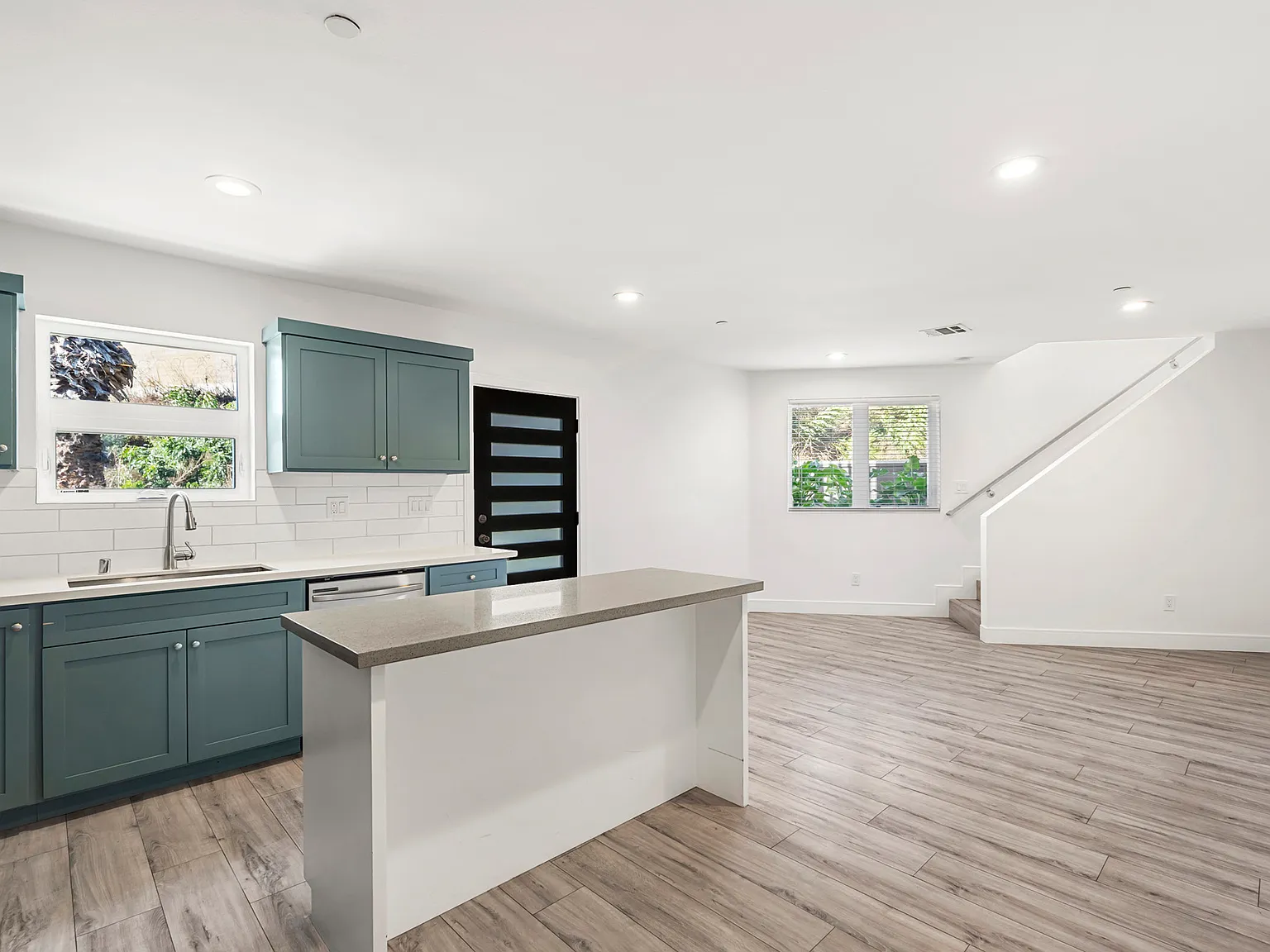 4 bed, 1783 sqft, $4,395 — Photo 1