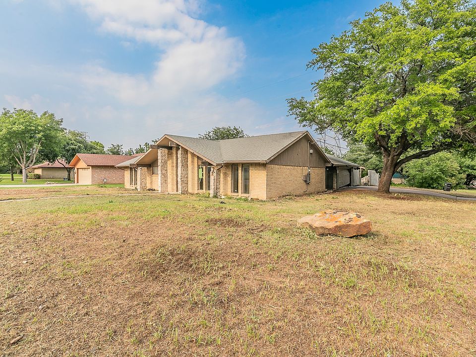 1st image of 2933 Cortez Dr
