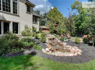 11803 Wenonga Cir, Leawood, KS 66211