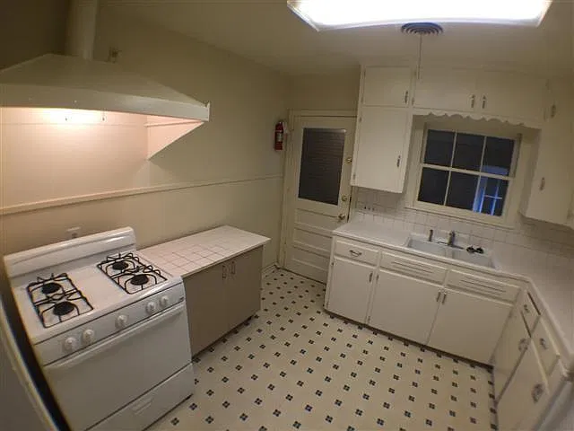 2 bed, 1.0 bath, 1105 sqft, $2,100 — Photo 4