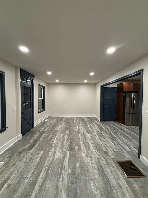 3 bed, 1.0 bath, 1801 sqft, $2,200 — Photo 2