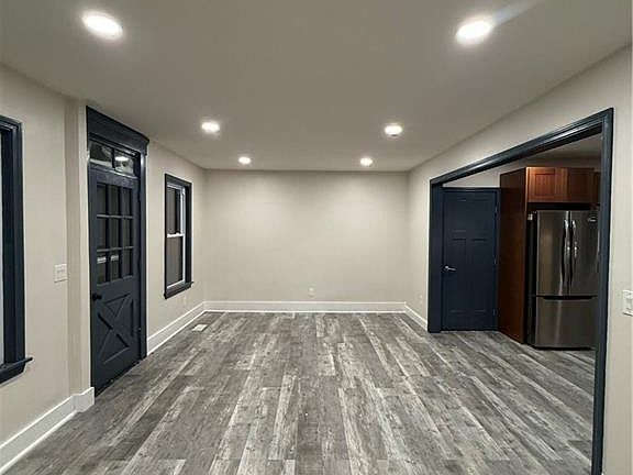 2nd image of 70 Clyde St #1