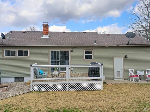 3rd image of 222 Omalee Dr